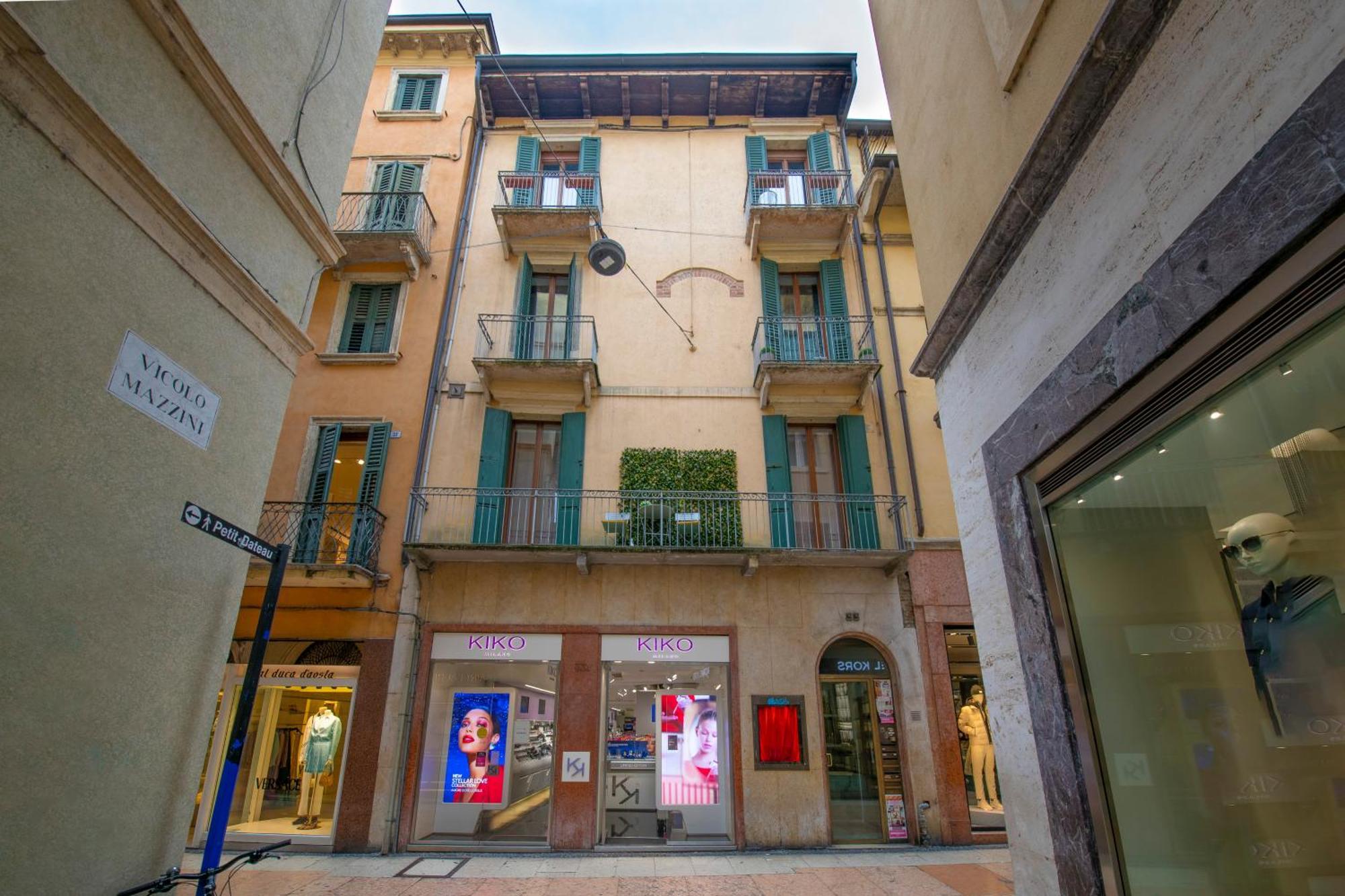 Palace Home Mazzini Verona Center 1 Екстер'єр фото